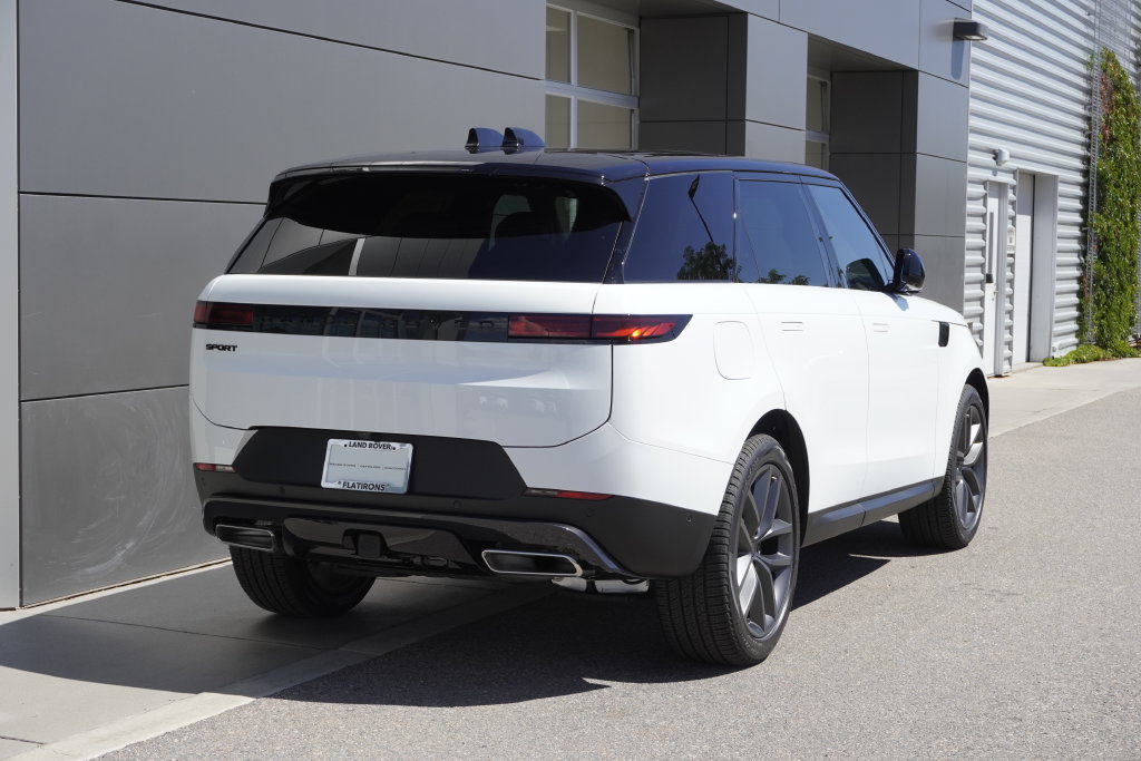 New 2026 Land Rover Range Rover Sport SE AWD/4WD image 2