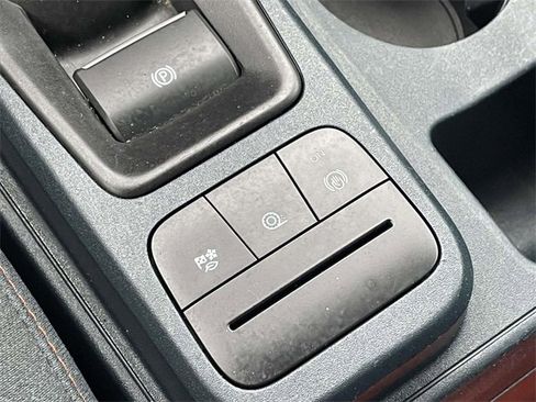 Certified 2022 Ford Maverick XLT w/ XLT Luxury Package image 32