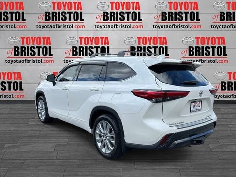 Used 2021 Toyota Highlander Limited image 6