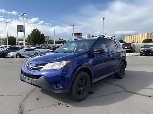Used 2015 Toyota RAV4 LE AWD/4WD image 7