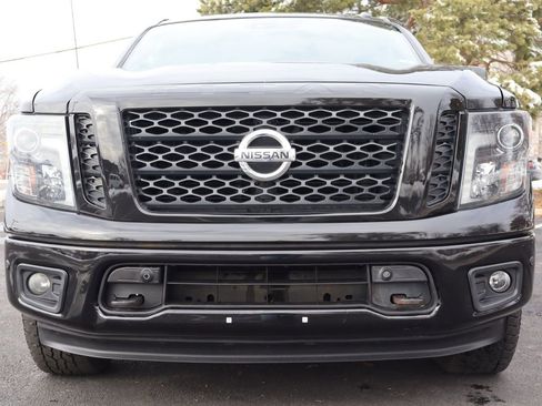 Used 2018 Nissan Titan SV w/ SV Convenience Package image 13