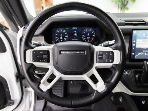Used 2022 Land Rover Defender 110 X-Dynamic HSE AWD/4WD image 16