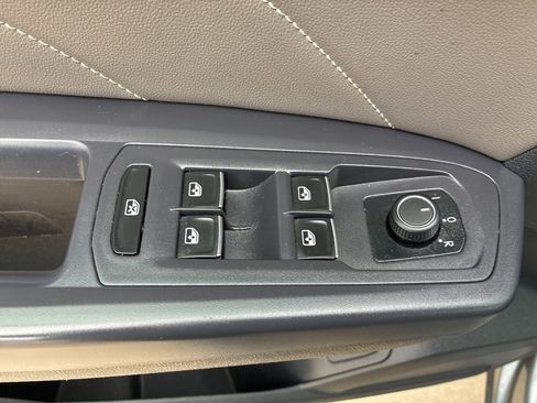 Used 2021 Volkswagen Atlas Cross Sport SEL image 8