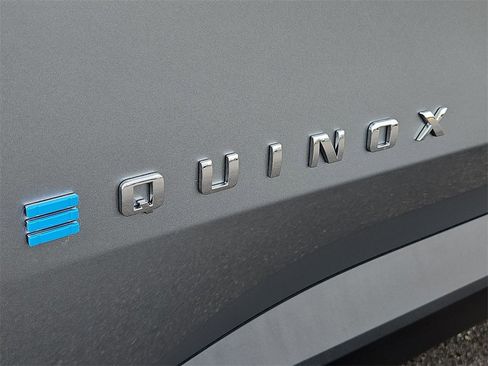 New 2026 Chevrolet Equinox EV LT image 30