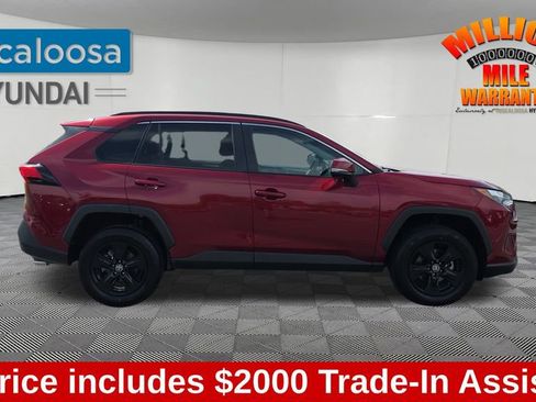 Used 2022 Toyota RAV4 XLE image 9