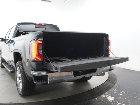 Used 2018 GMC Sierra 1500 SLT w/ SLT Premium Package AWD/4WD image 17