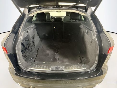 Used 2020 Jaguar F-PACE Premium image 35