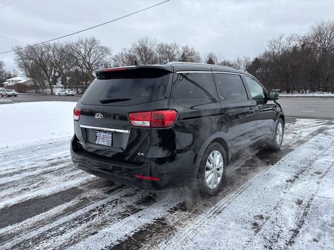 Used 2017 Kia Sedona EX image 5
