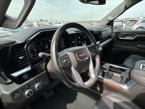 Used 2022 GMC Sierra 1500 SLT w/ SLT Convenience Package image 11