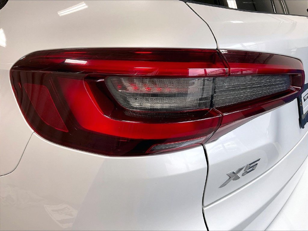 Used 2022 BMW X5 xDrive40i w/ M Sport Package AWD/4WD image 35