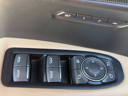 Used 2018 Cadillac XT5 Platinum w/ Driver Assist Package image 16