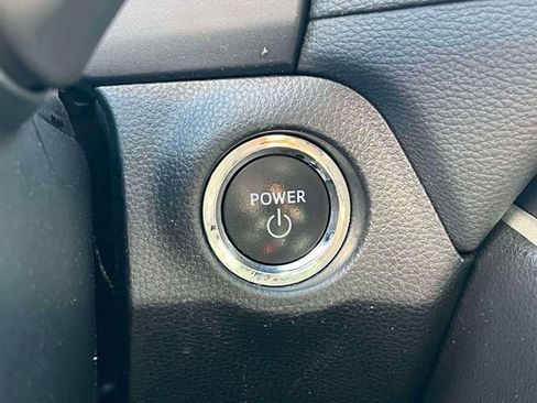 Used 2023 Toyota RAV4 SE w/ Convenience Package image 17