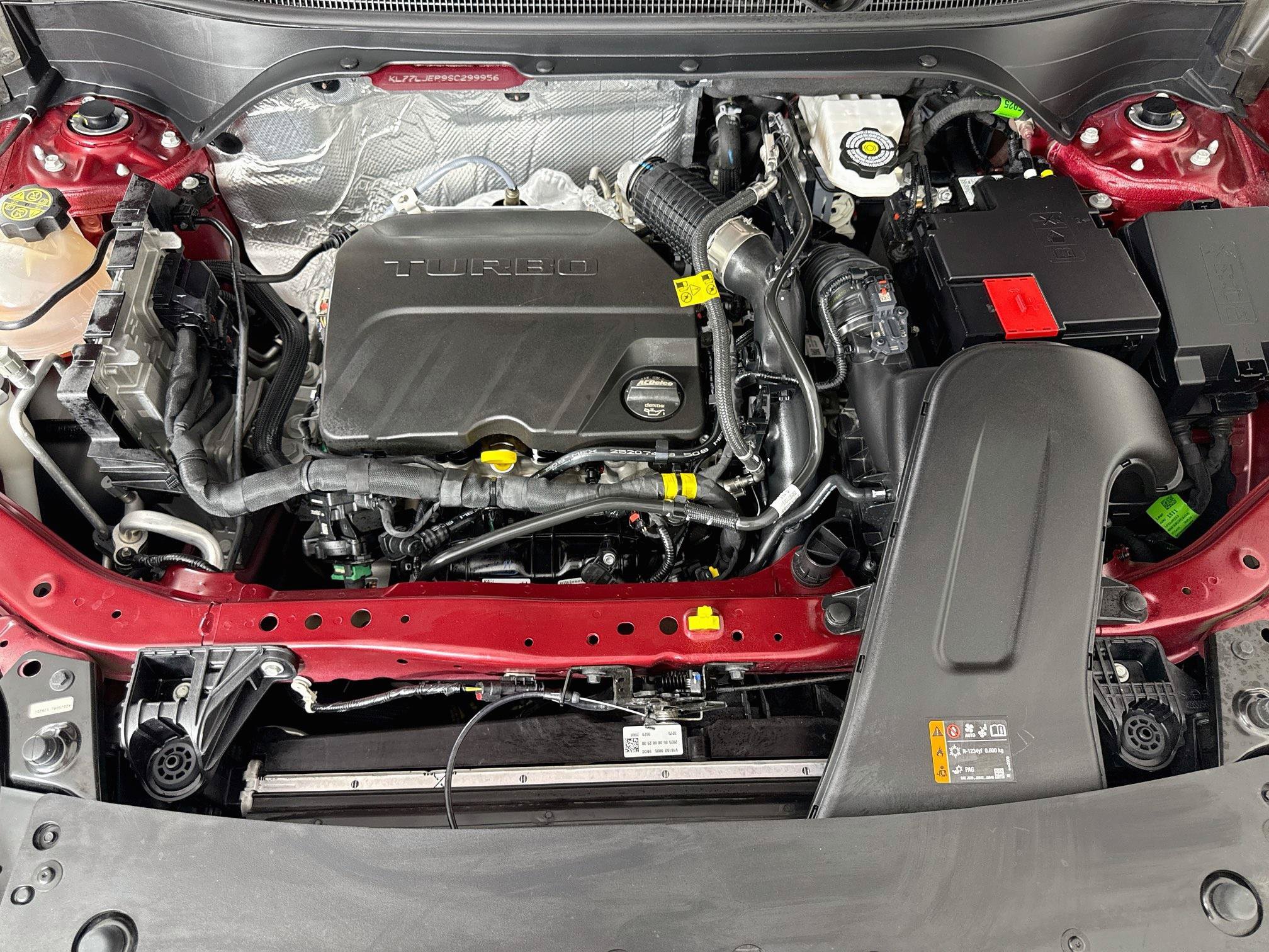 Used 2025 Chevrolet Trax RS w/ Sunroof Package FWD image 31