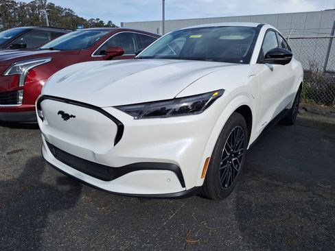 Used 2025 Ford Mustang Mach-E Premium image 3