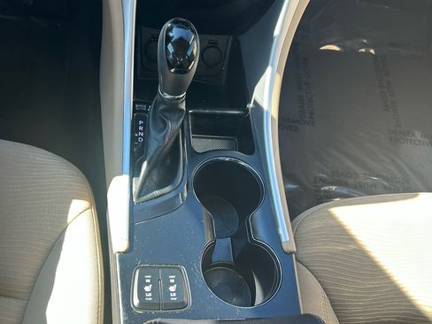 Used 2015 Hyundai Sonata Hybrid image 25