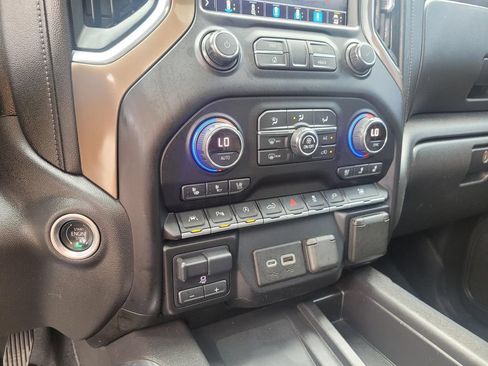 Used 2021 Chevrolet Silverado 1500 High Country w/ Technology Package AWD/4WD image 29