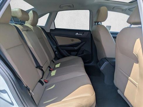 Used 2019 Volkswagen Jetta SEL w/ Cold Weather Package FWD image 19