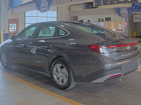 Used 2026 Hyundai Sonata SE FWD image 2