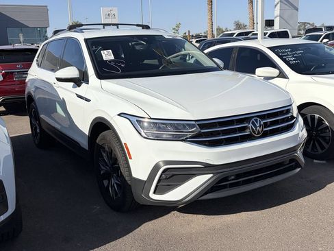 Used 2022 Volkswagen Tiguan SE AWD/4WD image 4