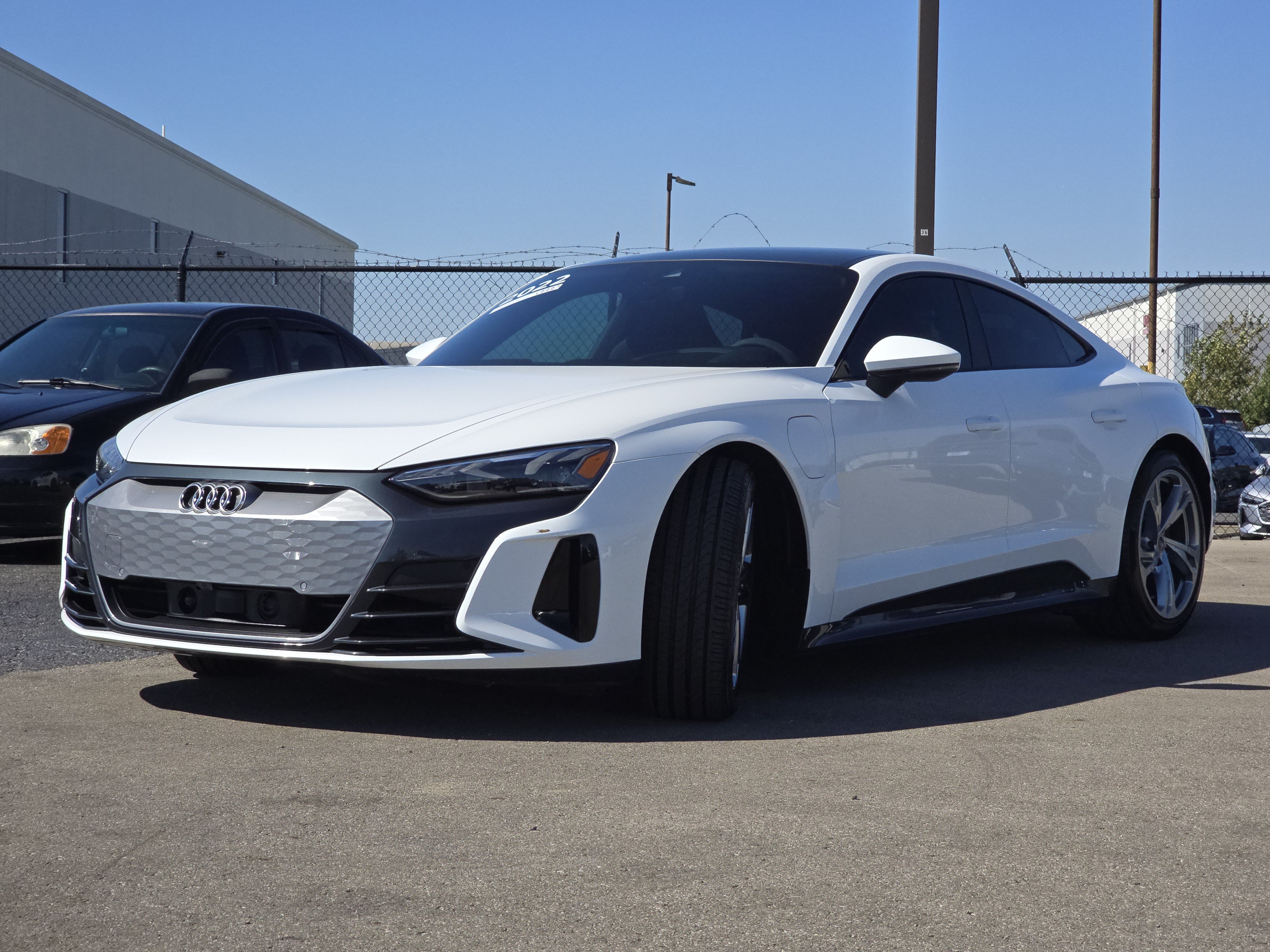 Certified 2022 Audi e-tron GT Premium Plus AWD/4WD image 3