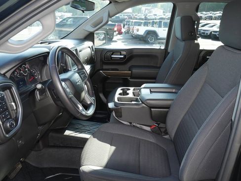 Used 2022 Chevrolet Silverado 1500 RST w/ Z71 Off-Road Package image 2