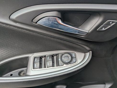Used 2023 Chevrolet Malibu LT FWD image 9