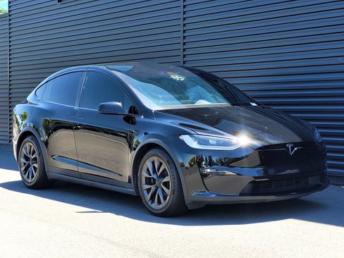 Used 2024 Tesla Model X AWD/4WD image 9