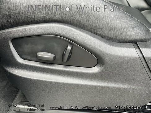 Used 2024 Porsche Cayenne AWD/4WD image 14