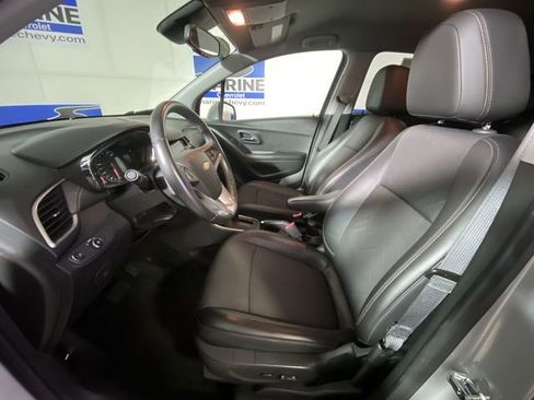 Certified 2022 Chevrolet Trax LT w/ Driver Confidence Package image 24