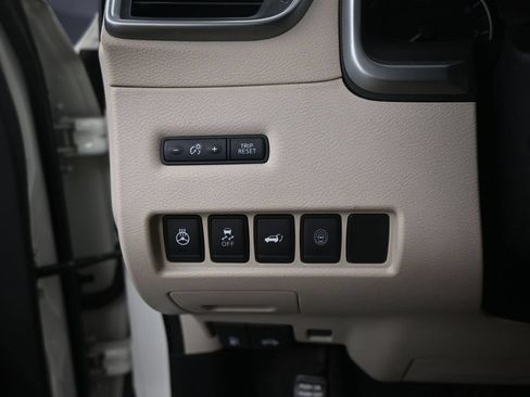 Used 2020 Nissan Murano Platinum FWD image 16