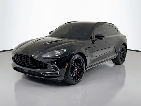Used 2021 Aston Martin DBX image 10