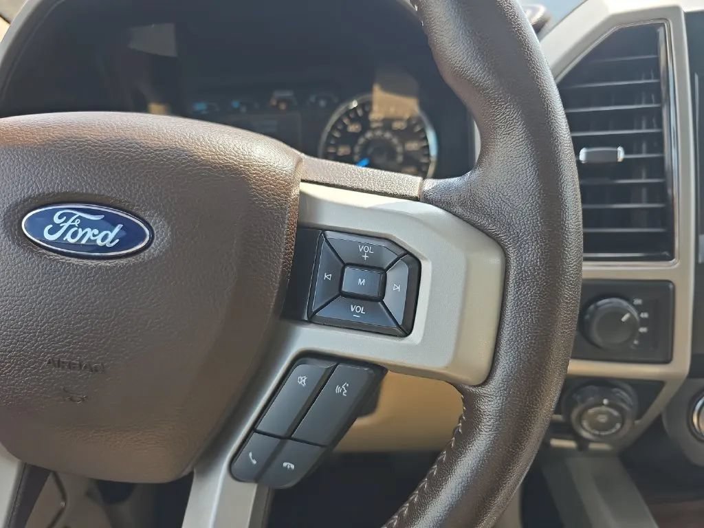 Used 2018 Ford F150 Lariat w/ Equipment Group 502A Luxury AWD/4WD image 17