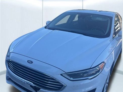 Used 2019 Ford Fusion SEL image 18