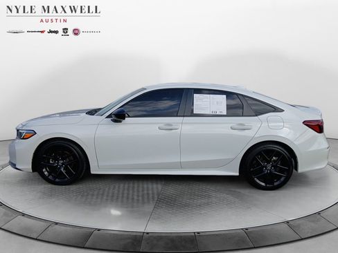 Used 2025 Honda Civic Sport image 13