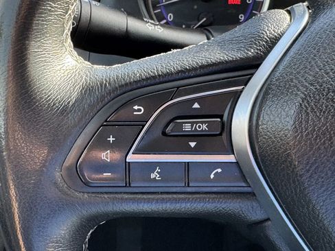 Used 2017 INFINITI Q60 3.0t image 16