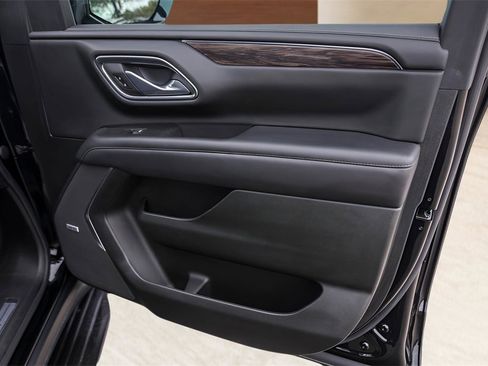 Used 2022 Chevrolet Tahoe LT w/ Luxury Package image 30