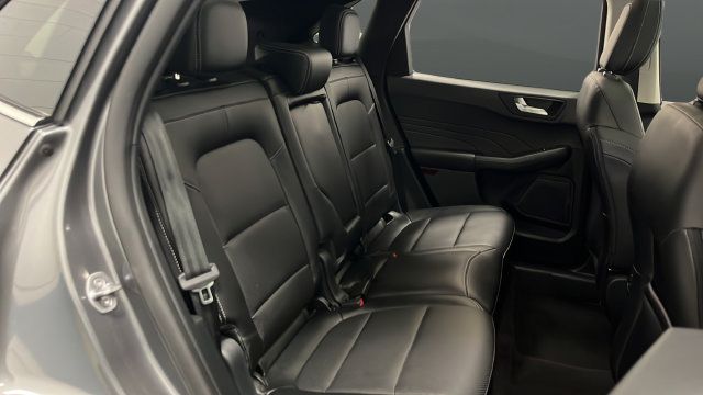 Used 2022 Ford Escape Titanium AWD/4WD image 25
