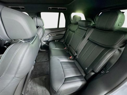 Certified 2025 Land Rover Range Rover SE image 24