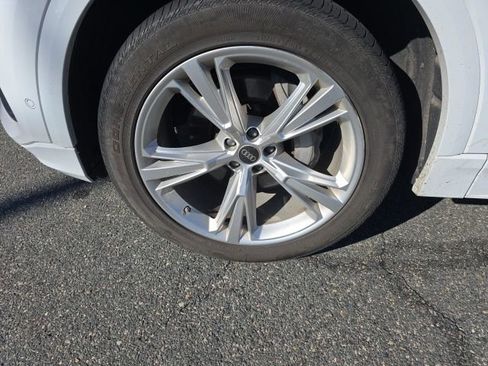 Used 2023 Audi Q8 Premium Plus image 11