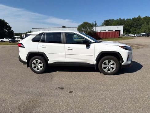 Used 2023 Toyota RAV4 LE AWD/4WD image 3