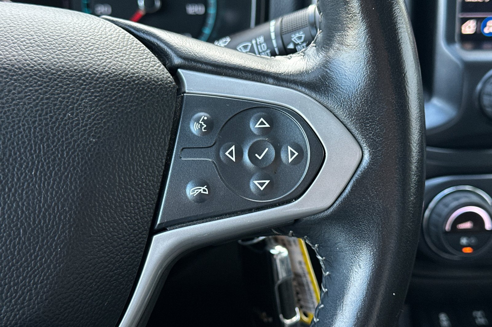 Used 2022 Chevrolet Colorado ZR2 w/ ZR2 Midnight Special Edition AWD/4WD image 29