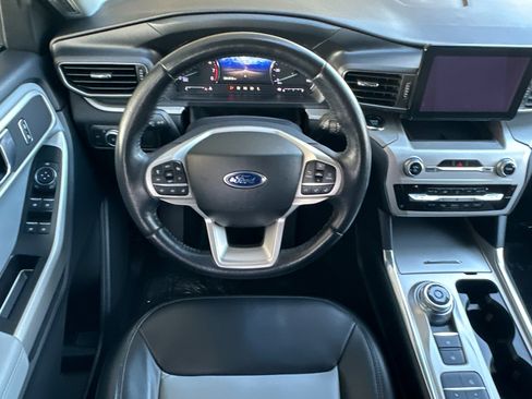 Certified 2022 Ford Explorer XLT w/ Equipment Group 202A image 15