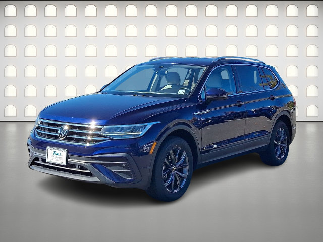 Used 2023 Volkswagen Tiguan SE FWD image 3