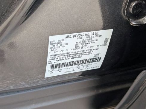 Used 2020 Ford Explorer XLT w/ Comfort Package image 18