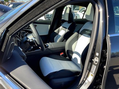 New 2026 Mercedes-Benz E 53 AMG e 4MATIC Sedan image 9