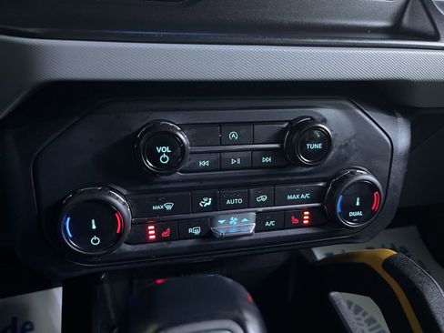 Used 2022 Ford Bronco Badlands w/ Sasquatch Package image 25