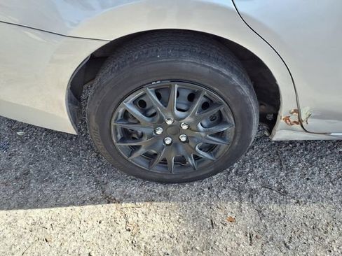 Used 2016 Toyota Corolla LE FWD image 7