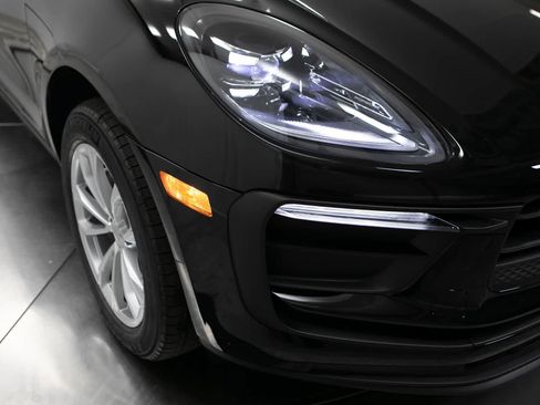 New 2026 Porsche Macan AWD/4WD image 12
