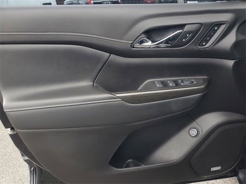 Used 2022 GMC Acadia SLT w/ Preferred Package image 15