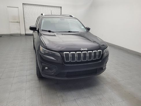 Used 2019 Jeep Cherokee Latitude Plus w/ Cold Weather Group AWD/4WD image 14